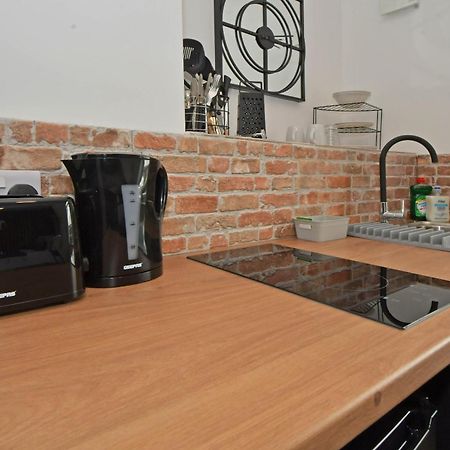 Stay At Shobnall Road Rooms And Studios Burton Екстер'єр фото