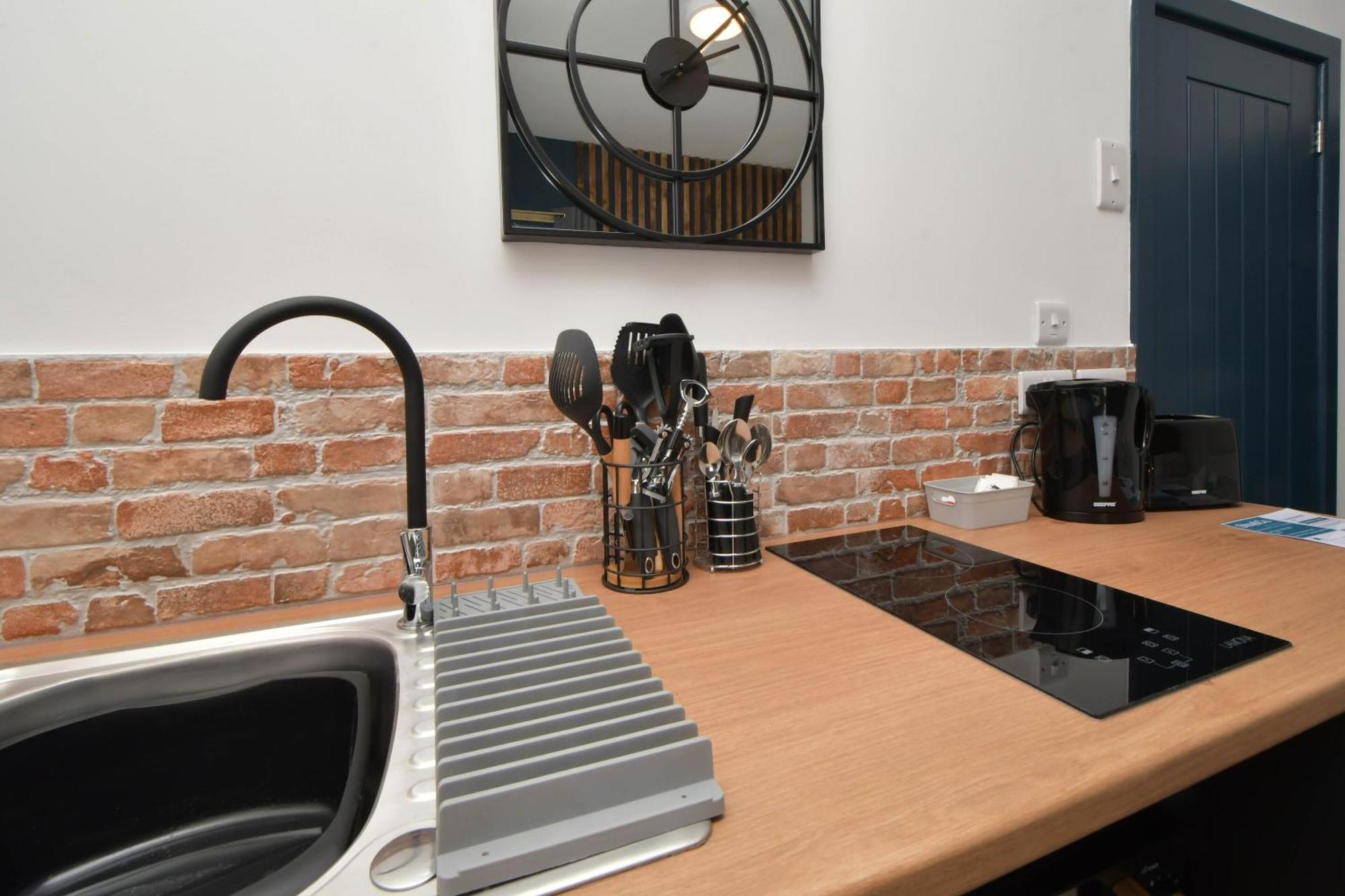 Stay At Shobnall Road Rooms And Studios Burton Екстер'єр фото